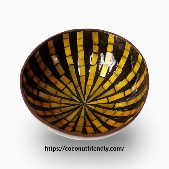 CF 8642 Lacquer bowls with mother of pearl (seeshell) inlaid