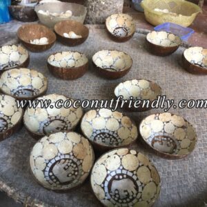Lacquered-coconut-bowl-Vietnam-coconut-bowls-with-eggshell-inlay 34